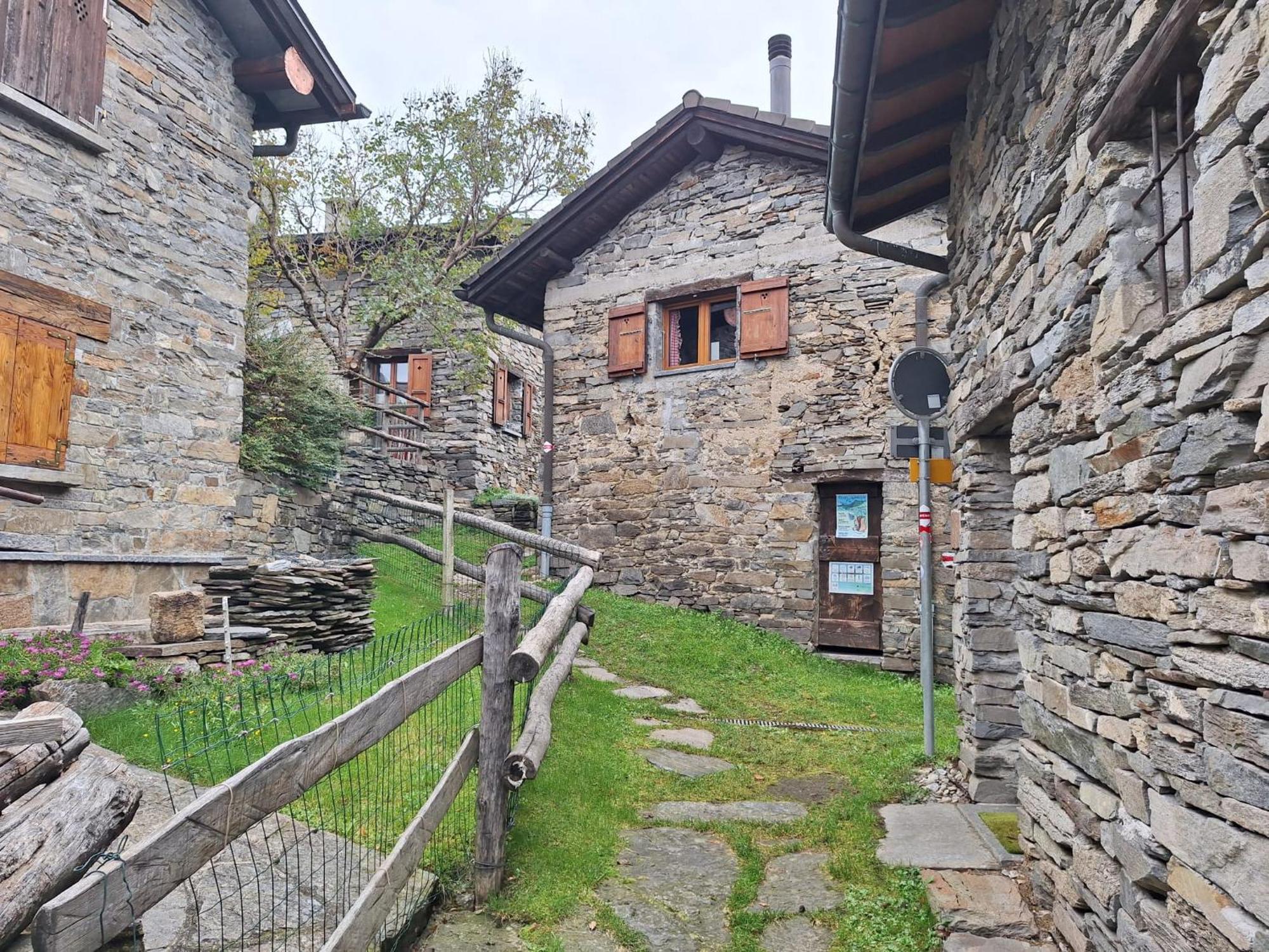 Hotel I Viaggi Del Lea Cadenazzo Zewnętrze zdjęcie